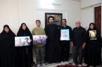 حضور سید احمد خمینی در منزل شهید مصطفی عزیزی